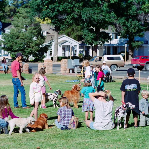 Young Strut Your Mutt participants gather at Kanab Middle School, 1995.